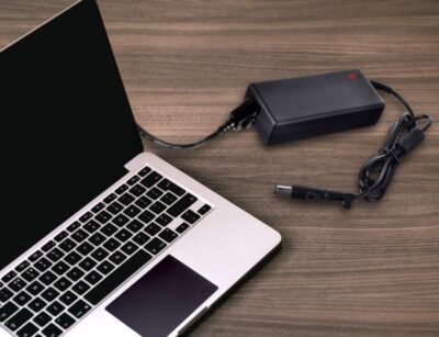 how to charge laptop battery manually