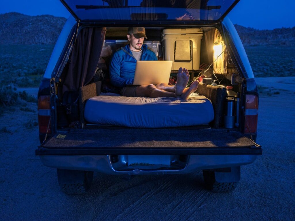 How To Charge A Laptop In A Car