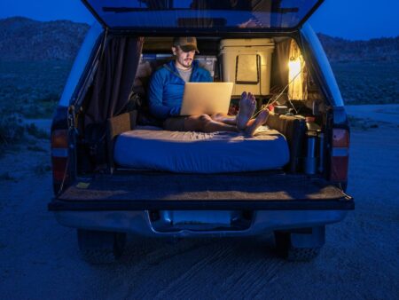 How To Charge A Laptop In A Car